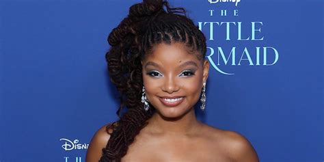 Halle Bailey Shares Hot Bikini Photos on Social Media After。